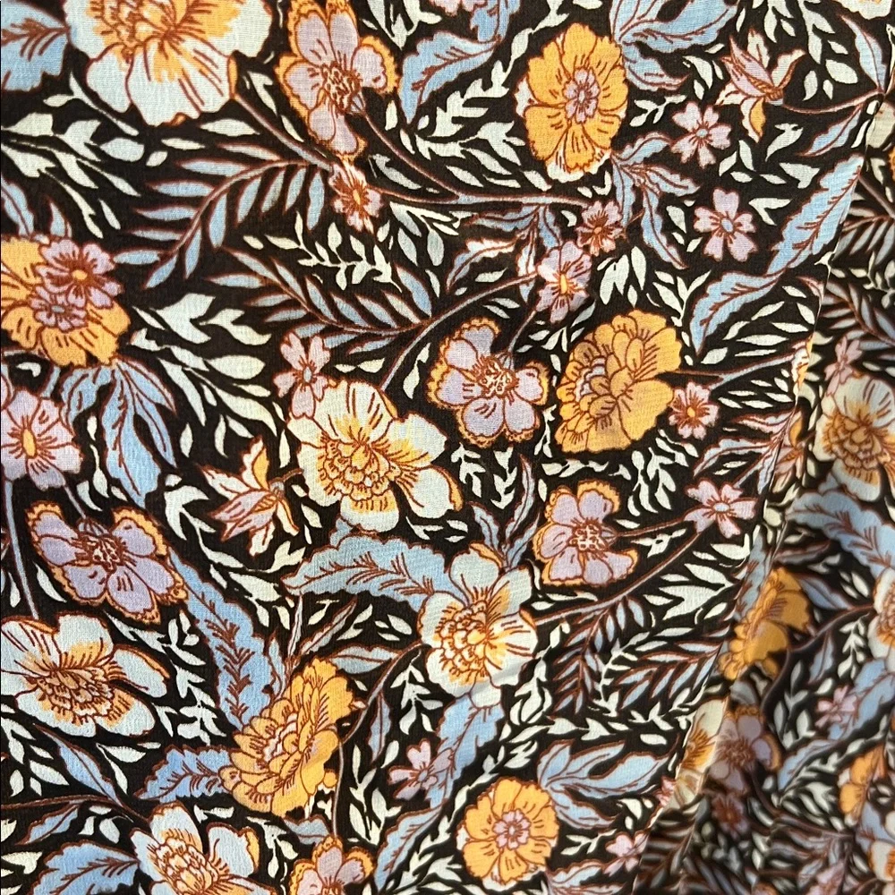 Jessica Simpson New with tags 
Floral V-Neck Dress with Bow Detail - Picture 6 of 7